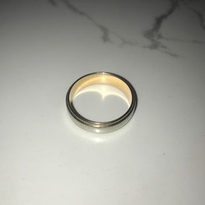 18k Gold and Platinum Wedding Band size 7.2